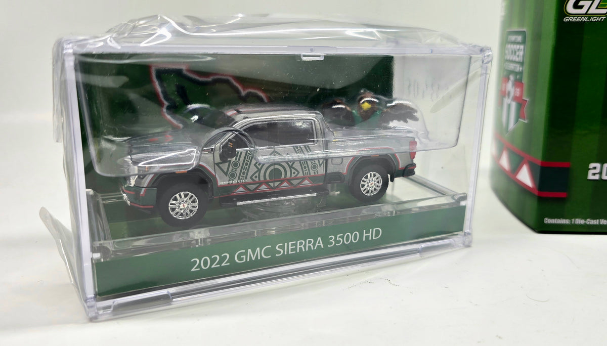 Greenlight 1:64 2022 GMC Sierra 3500 HD Mexico Tribute FIFA Chase (Raw Version)