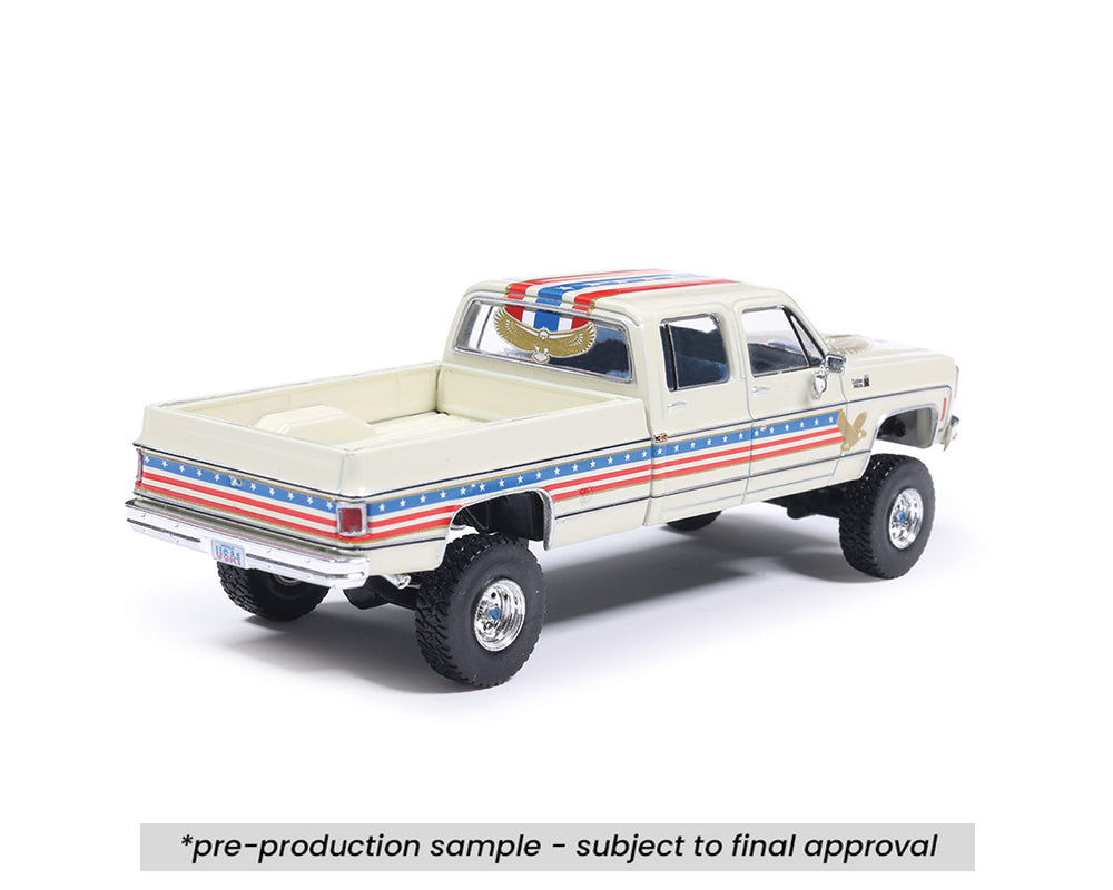 IXO Model 1:64 1976 Chevrolet Custom Deluxe K30 Fleetside 250th Anniversary Edition – White