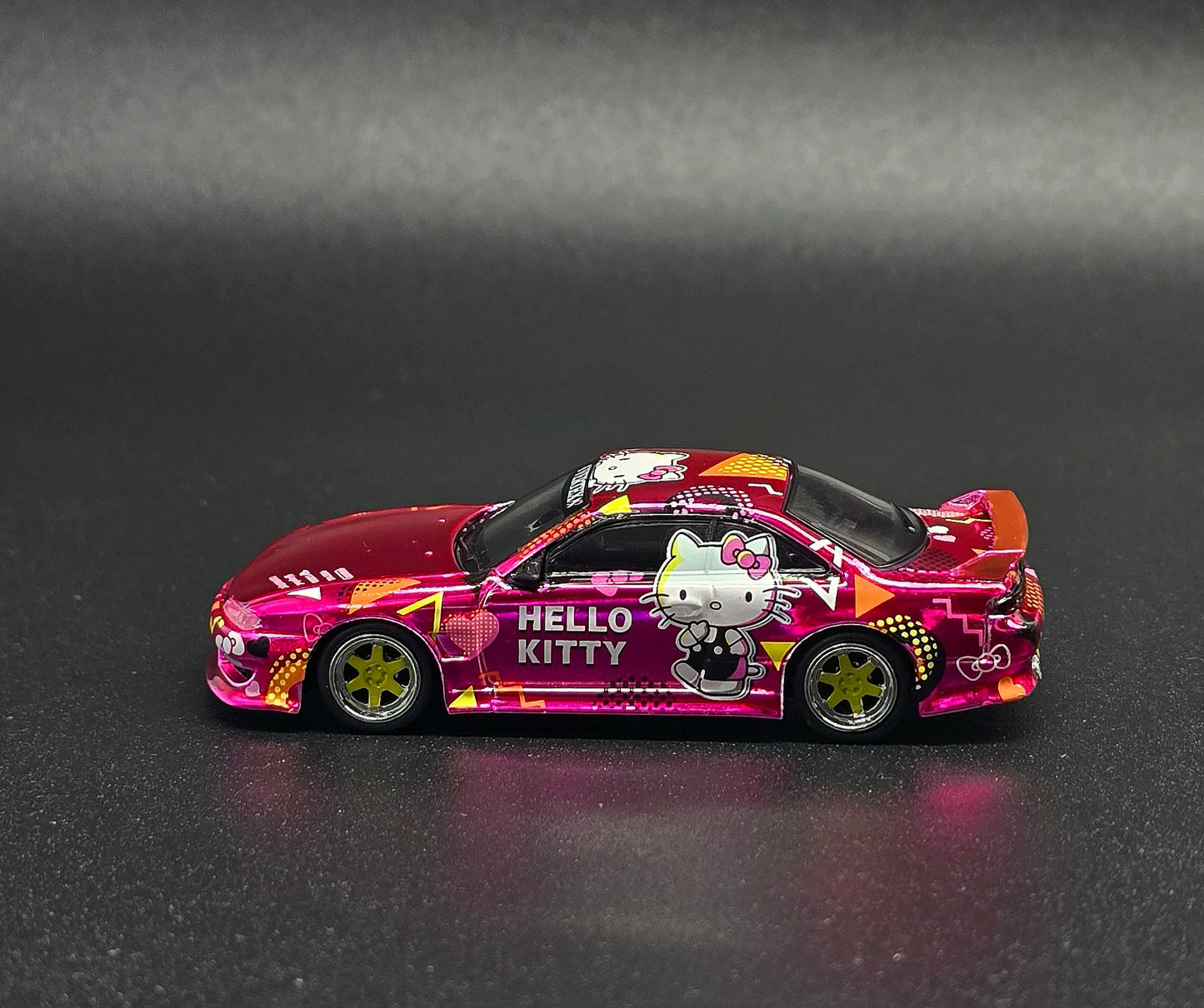 Tarmac Works 1/64 VERTEX Silvia (S14) Hello Kitty Pink Chrome APA XPO 2025 event model
