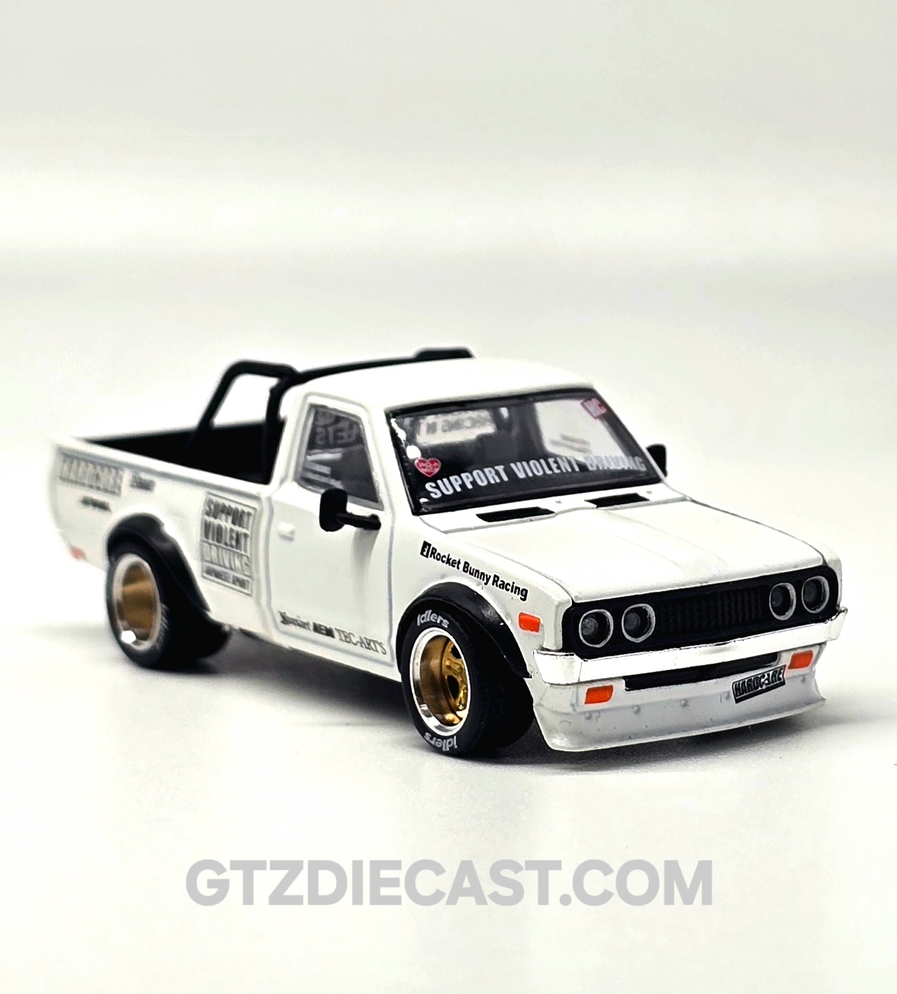 POPRACE 1/64 PANDEM DATSUN 620 WHITE PR640350