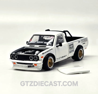 POPRACE 1/64 PANDEM DATSUN 620 WHITE PR640350