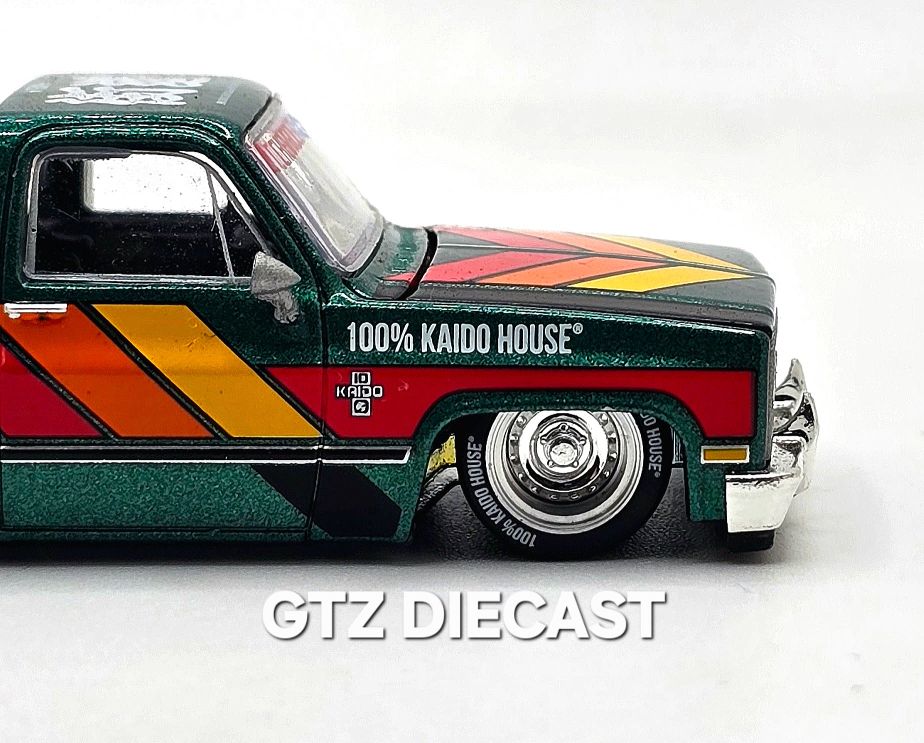 Kaido House x Mini GT 1:64 Chevrolet Silverado KAIDO WORKS V3 -Dark Green