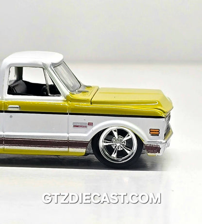 Greenlight 1:64 1972 Chevrolet C-10 Short Bed Custom – Mustard Yellow with White Two-Tone – Mijo Exclusives