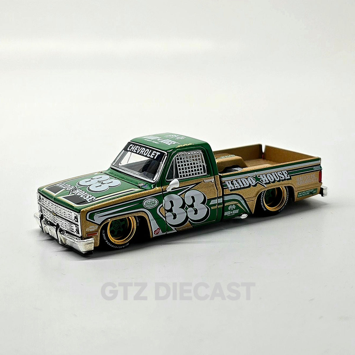 Kaido House x Mini GT Chevrolet Silverado Kaido Intimidator V2 – Beige #267