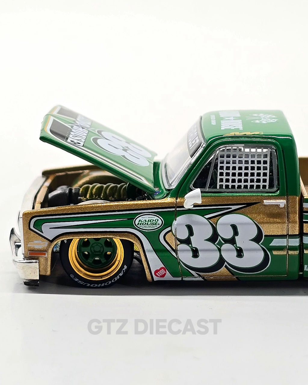 Kaido House x Mini GT Chevrolet Silverado Kaido Intimidator V2 – Beige #267