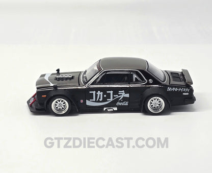 POPRACE 1/64 SKYLINE GT-R DRIFT (HAKOSUKA) - COCA COLA ZERO JP BLACK CHROME PR640161