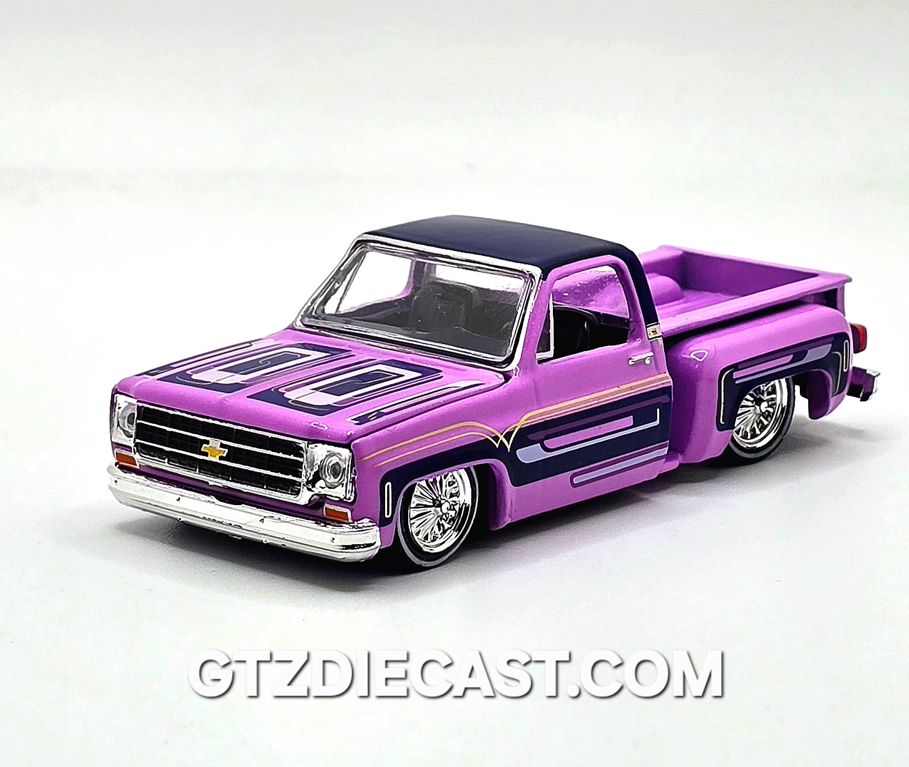 M2 Machines 1:64 1978 Chevrolet Silverado Stepside Lowriders Purple