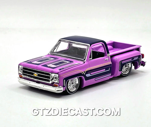 M2 Machines 1:64 1978 Chevrolet Silverado Stepside Lowriders Purple