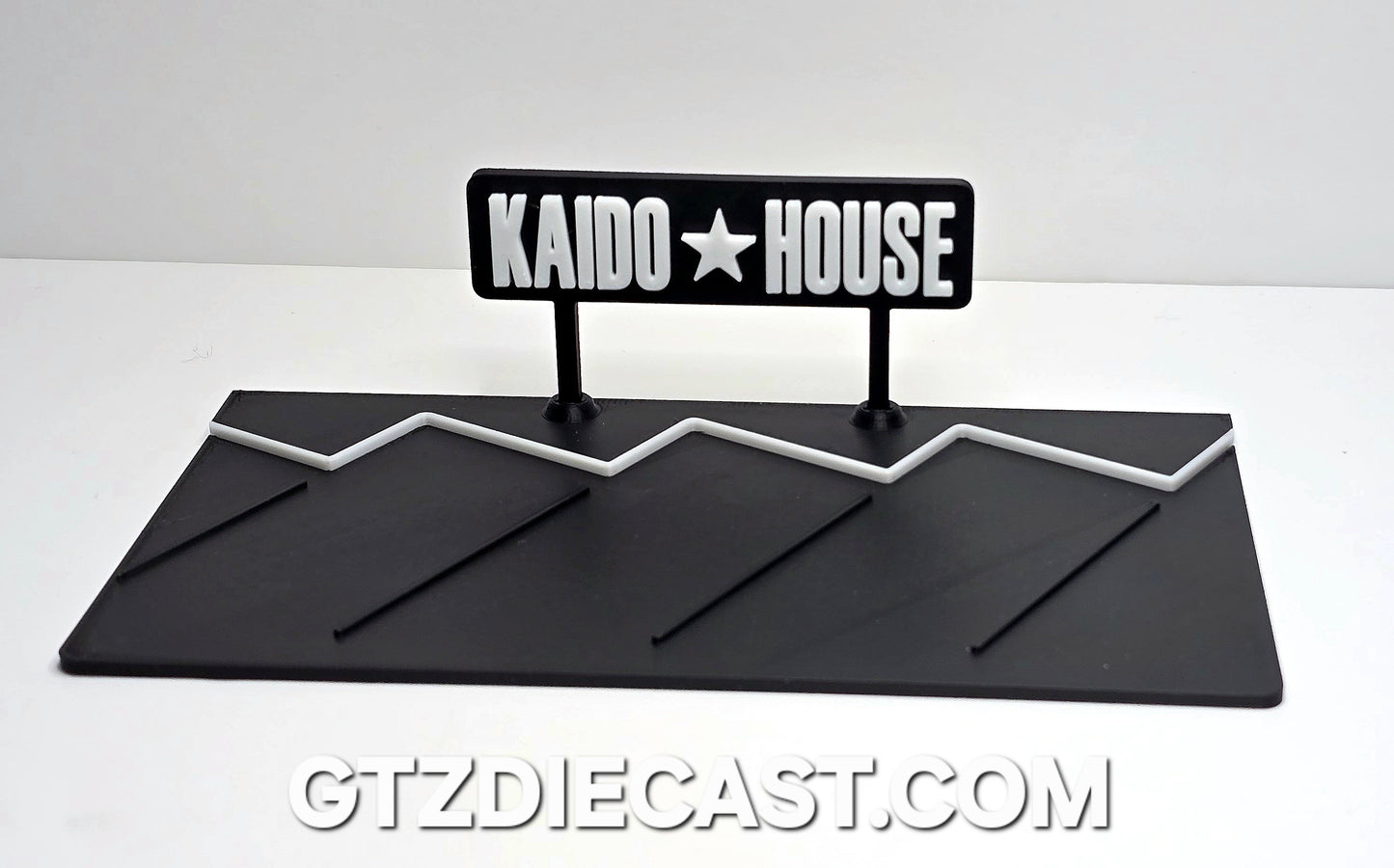 1:64 Kaido House 3 car Parking