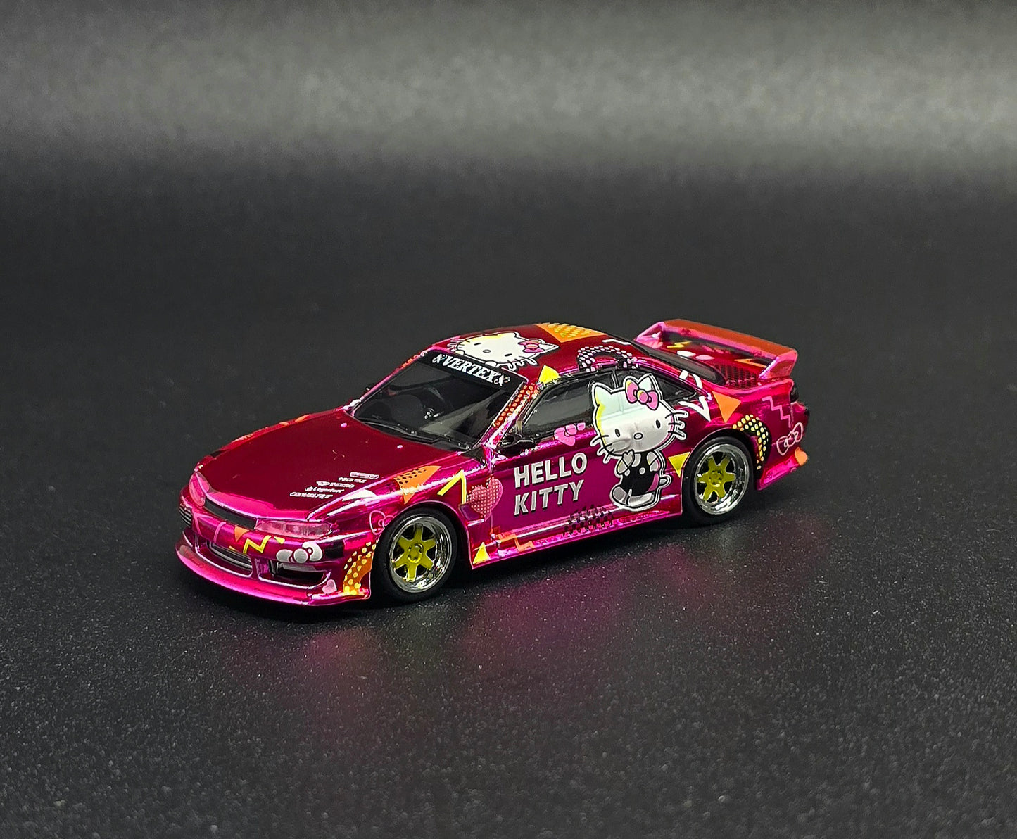 Tarmac Works 1/64 VERTEX Silvia (S14) Hello Kitty Pink Chrome APA XPO 2025 event model