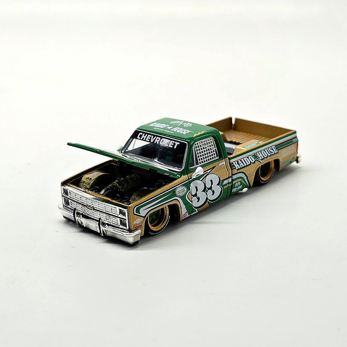 Kaido House x Mini GT Chevrolet Silverado Kaido Intimidator V2 – Beige #267