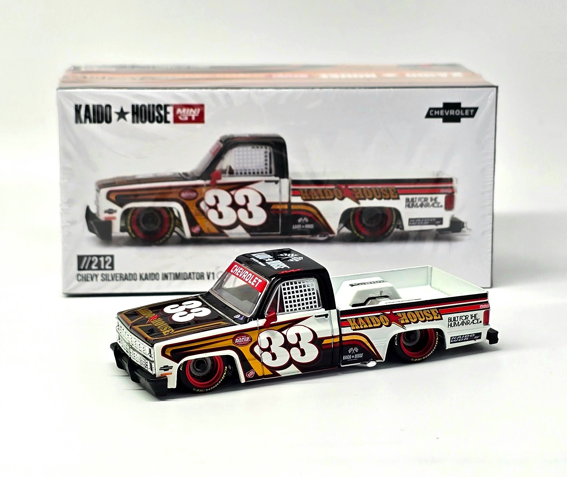 Kaido House x Mini GT Chevrolet Silverado KAIDO Intimidator V1 - White w/ Brown Two-tone