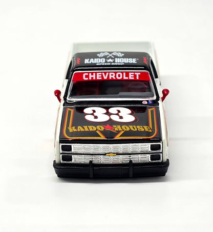 Chevrolet Silverado KAIDO Intimidator V1 - White w/ Brown Two-tone - Kaido House x Mini GT  1:64