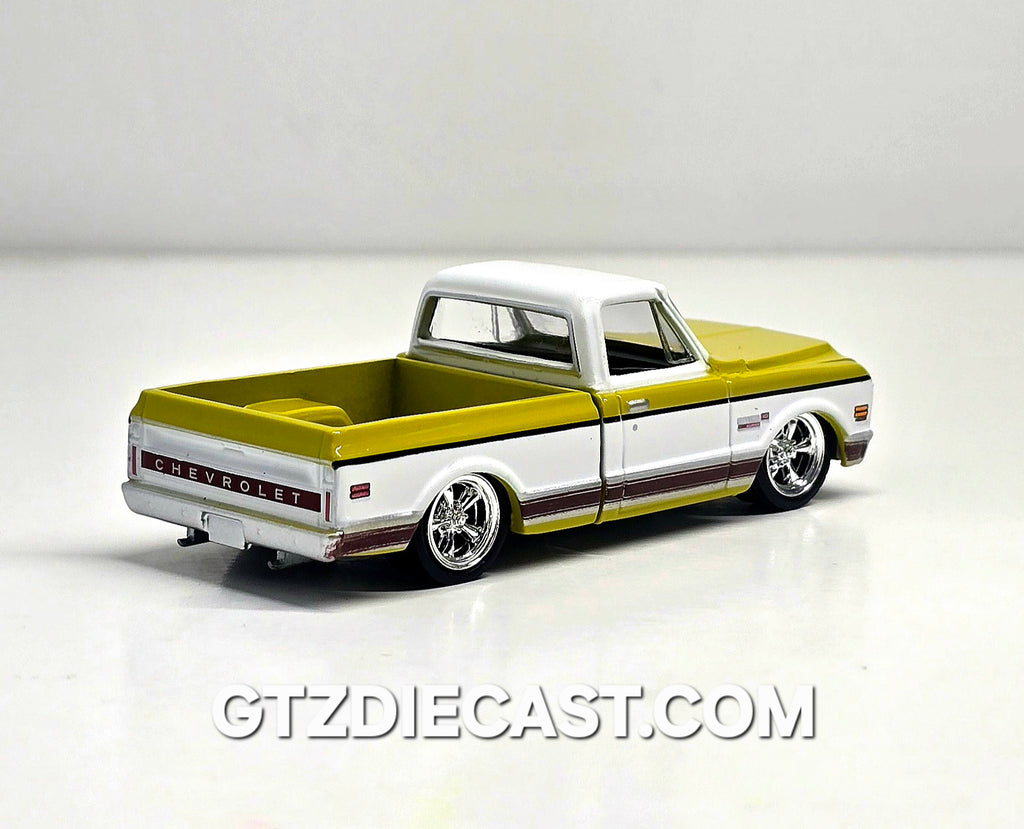 Greenlight 1:64 1972 Chevrolet C-10 Short Bed Custom – Mustard Yellow with White Two-Tone – Mijo Exclusives