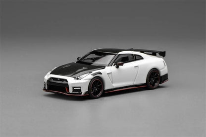 ( COMING SOON) Motorhelix 1/64 Nissan GT-R NISMO (R35) Special Edition 2022 NISMO Brilliant White Pearl M63525