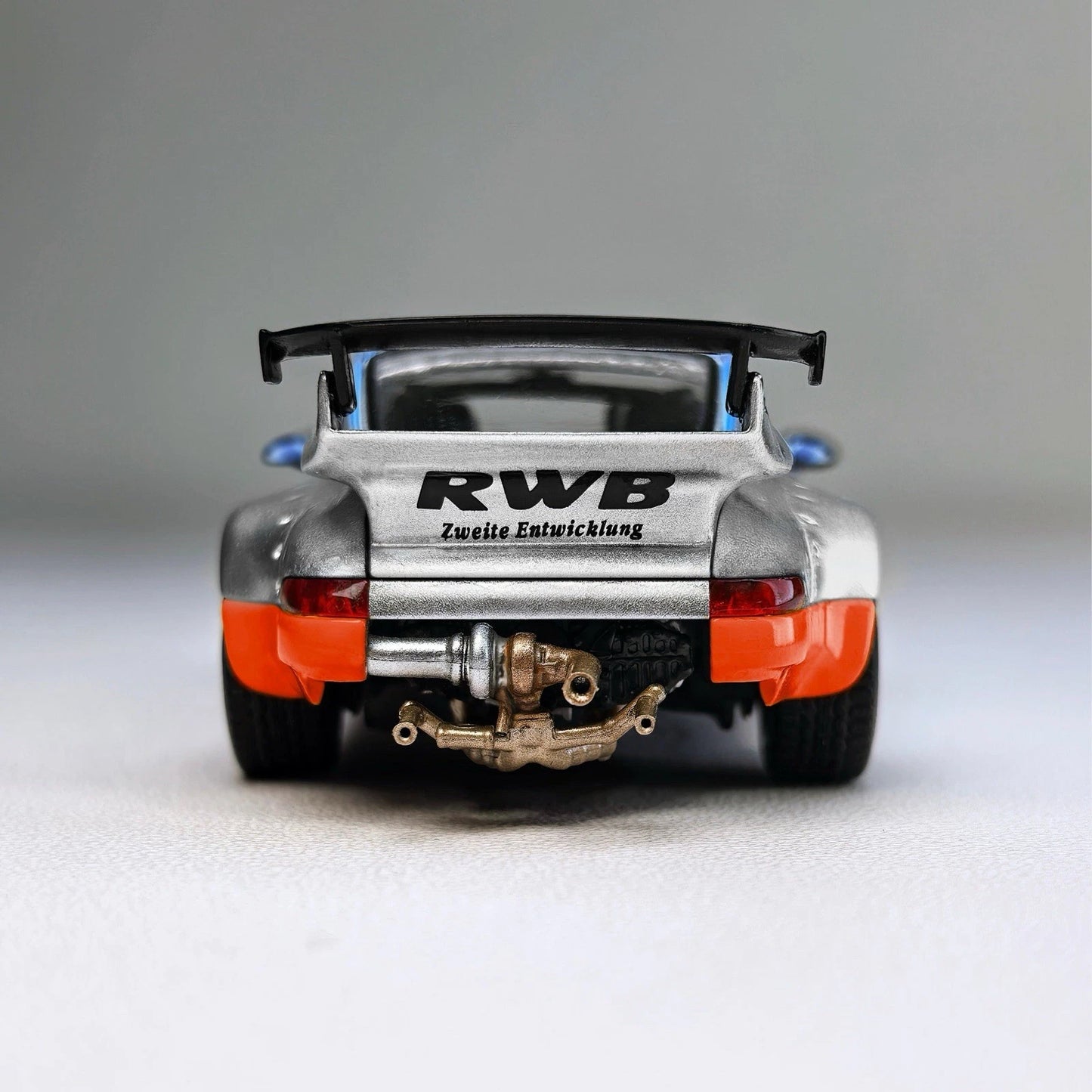 RWB 964 #8 "ICHIBAN BOSHI - MARTINI RACING" 1/64 BY MODEL MODEL MM64-RWB964-001