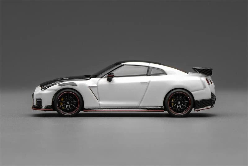 ( COMING SOON) Motorhelix 1/64 Nissan GT-R NISMO (R35) Special Edition 2022 NISMO Brilliant White Pearl M63525
