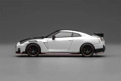 ( COMING SOON) Motorhelix 1/64 Nissan GT-R NISMO (R35) Special Edition 2022 NISMO Brilliant White Pearl M63525