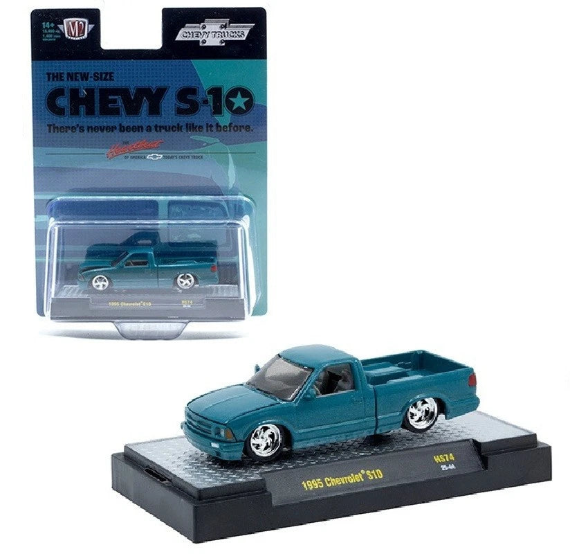 M2 Machines 1:64 1995 Chevrolet S10 Custom Blue Diecast Model 31500-HS74-P5