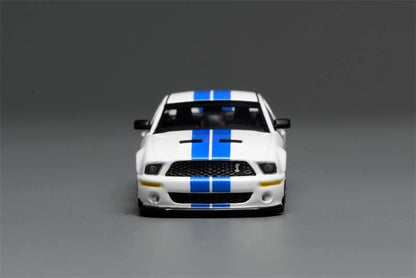 Motorhelix x Greenlight 164 Ford Mustang Shelby GT500 2007 White with Blue Stripe GL-1251005C