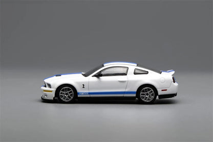 Motorhelix x Greenlight 164 Ford Mustang Shelby GT500 2007 White with Blue Stripe GL-1251005C